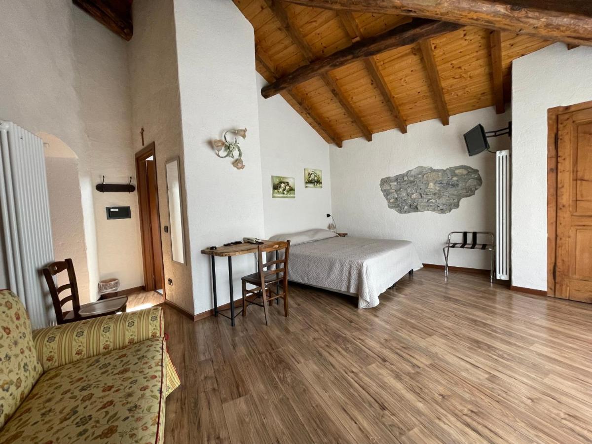 Hotel La Torre Castiglione dʼIntelvi Εξωτερικό φωτογραφία
