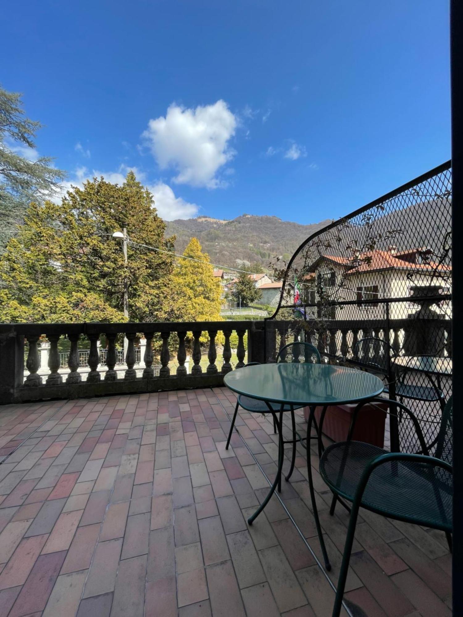 Hotel La Torre Castiglione dʼIntelvi Εξωτερικό φωτογραφία