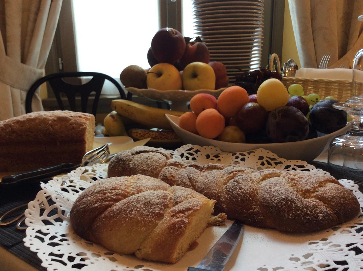 Hotel La Torre Castiglione dʼIntelvi Εξωτερικό φωτογραφία