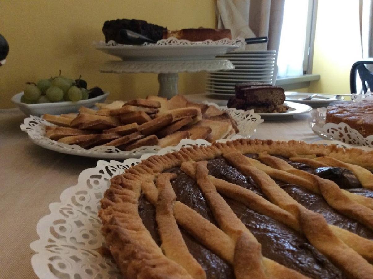 Hotel La Torre Castiglione dʼIntelvi Εξωτερικό φωτογραφία